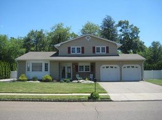 55 Zaleski Dr, Sayreville, NJ 08872