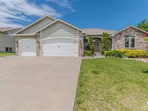 1020 Mill Valley Cir, Manhattan, KS 66503
