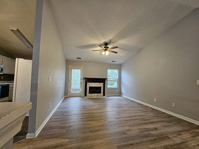 1406 Flanagan Mill Dr — Photo 5