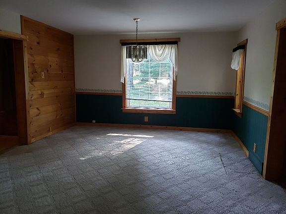 5th image of 820 E B St