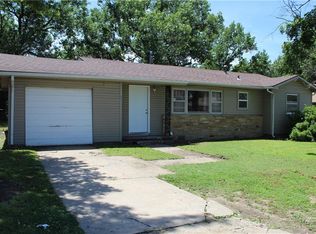 2005 W 5th St, Coffeyville, KS 67337