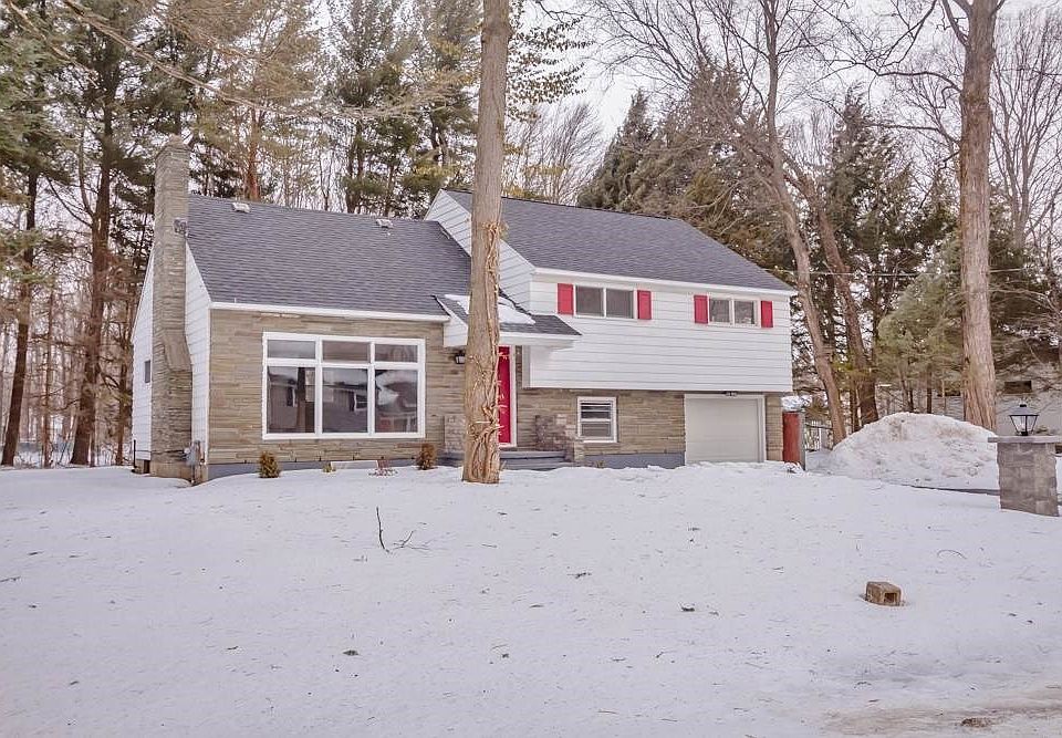 1st image of 6 Beechwood Dr
