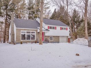 6 Beechwood Dr, Ballston Lake, NY 12019