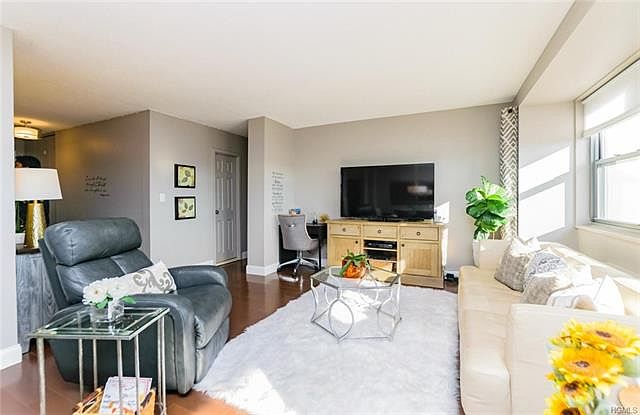 2nd image of 290 W 232nd St APT 20C