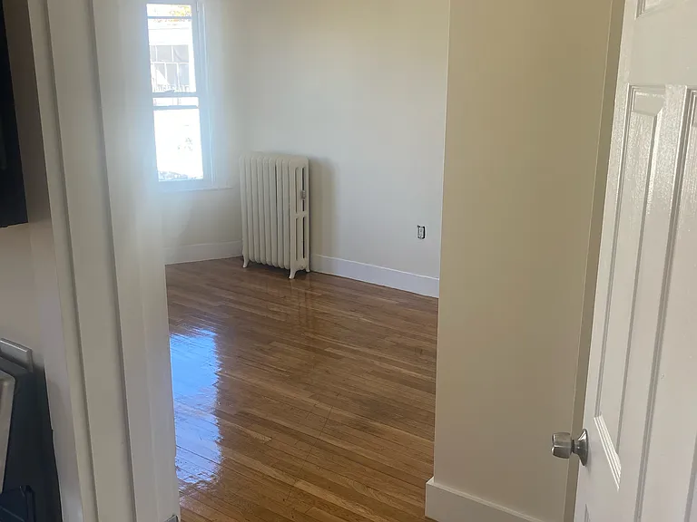 8 Lexington Ter #3 — Photo 3