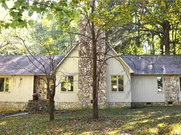 2306 Briarfield Ct, Pleasant Garden, NC 27313