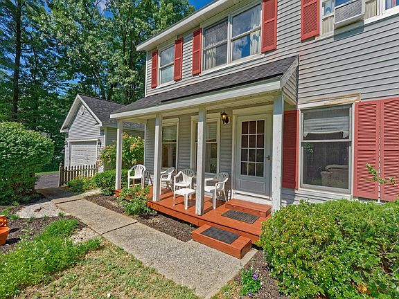 2nd image of 22 Iris Ave