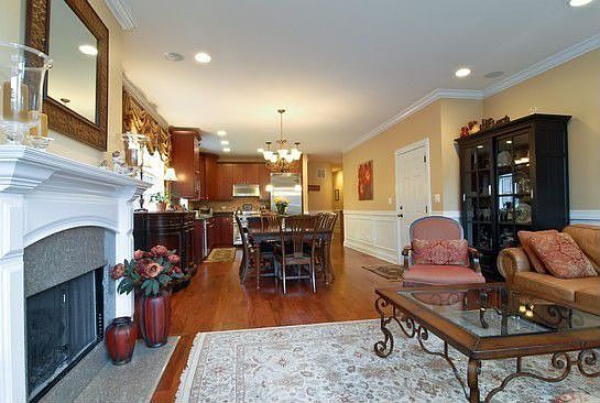 3rd image of 1701 W Foster Ave APT 1E
