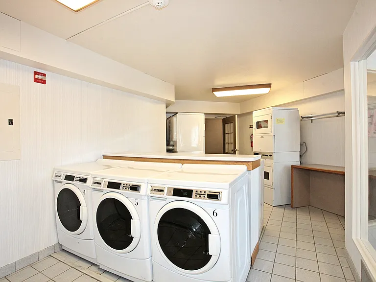 Hamilton House — Photo 13