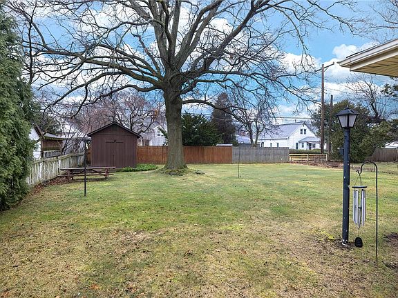 4th image of 2730 Greengarden Blvd