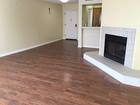 5th image of 825 La Playa St APT 123