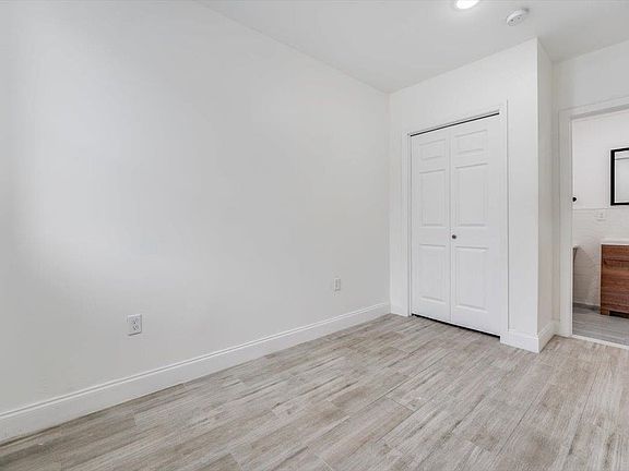 4th image of 260 Palisade Ave Unit 1