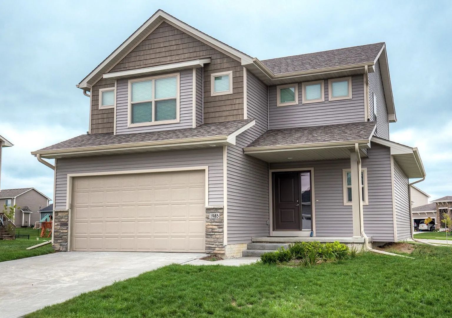 Gorgeous 4 Bed Home! — Photo 1