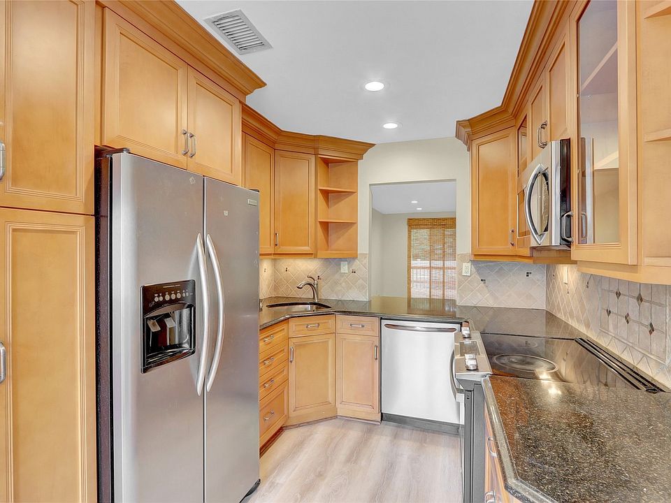 41 Stanford Court UNIT 41, Wantagh, NY 11793 MLS 3498651 Zillow