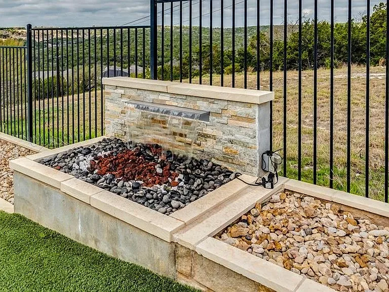 4513 Lucabella Ln — Photo 36