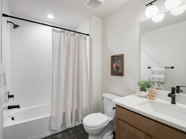 2440 Brookstone Dr #C — Photo 20