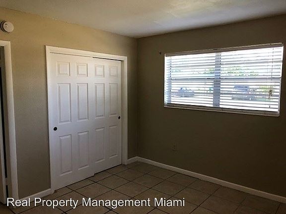 5th image of 14990 NE 5th Ct APT 1
