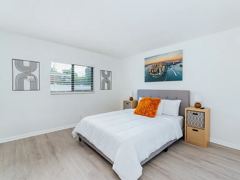 1100 NE 18th St #3 — Photo 7