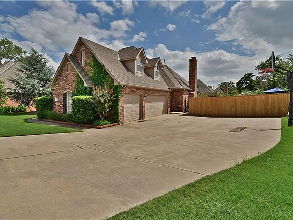 3rd image of 1304 Twin Grove Cts