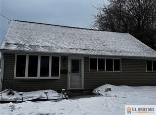 52 Ashley Rd, Edison, NJ 08817