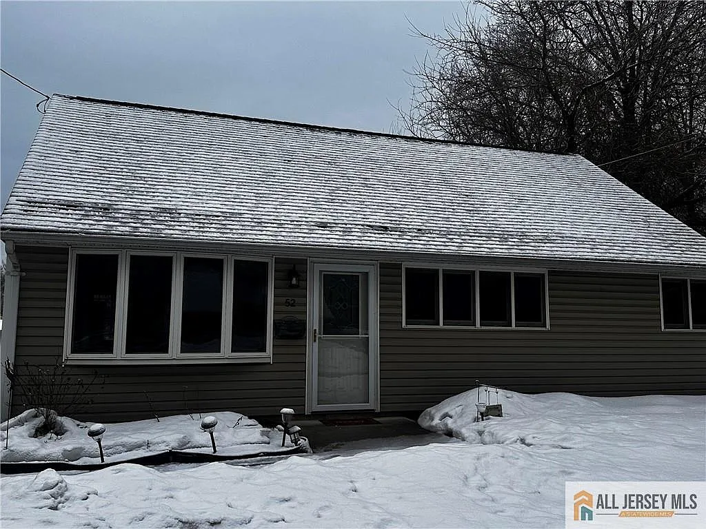 52 Ashley Rd photo 1