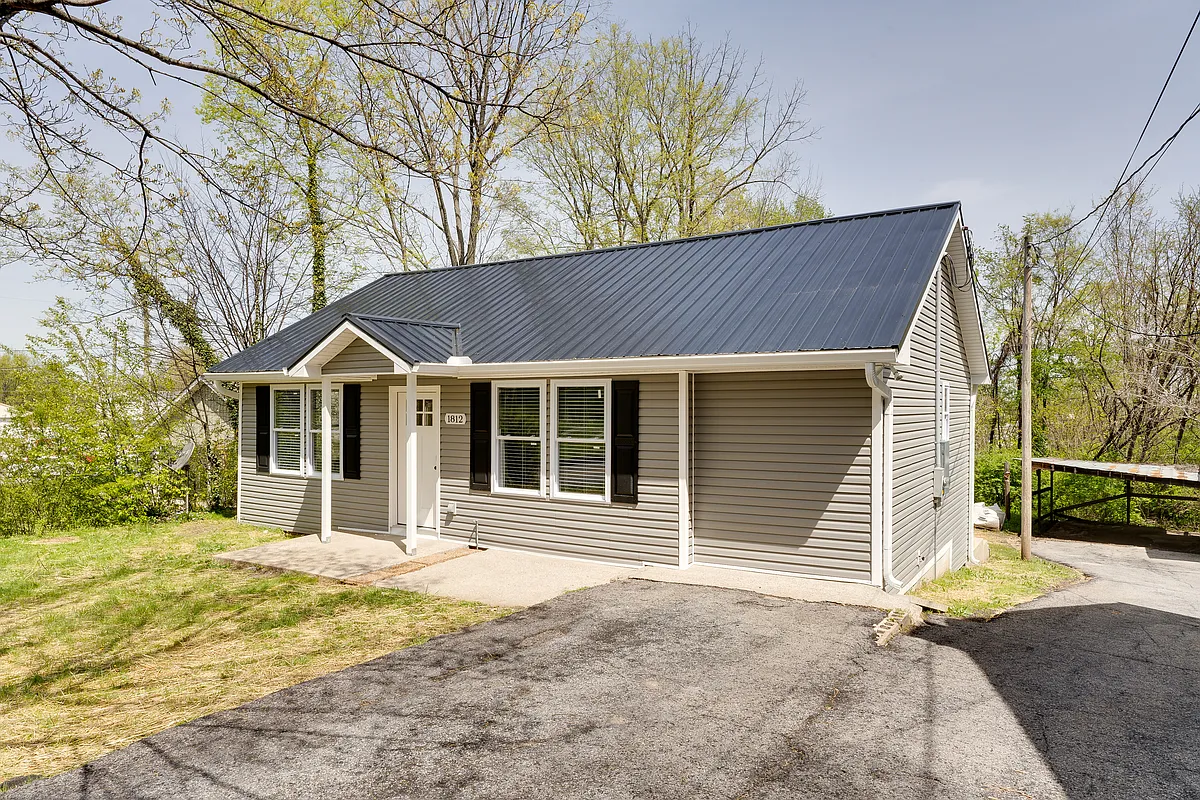 Building Photo - 1812 Batts Blvd