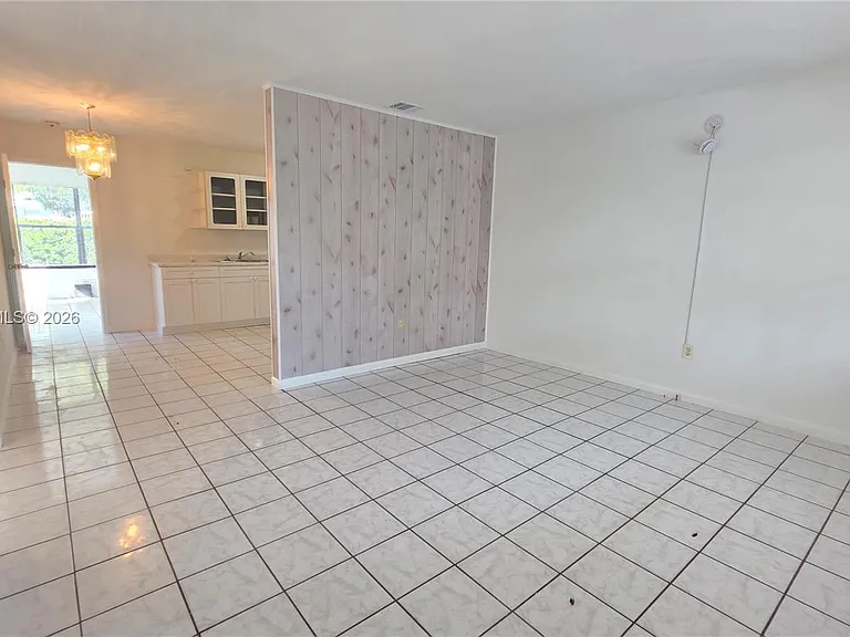 525 NE 132nd Terrace Br #527 — Photo 6
