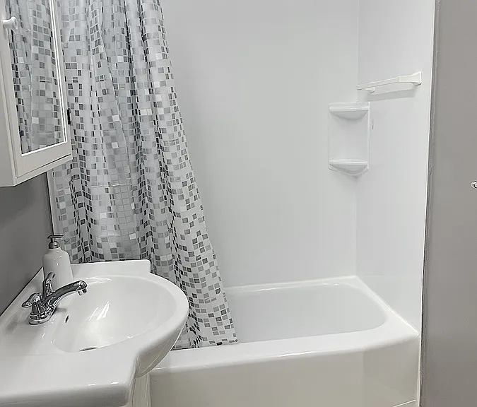 1515 Pelissier St — Photo 17