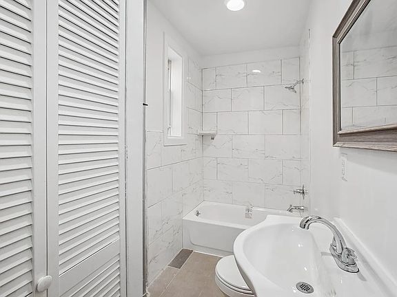 4th image of 189 16th St APT 3R