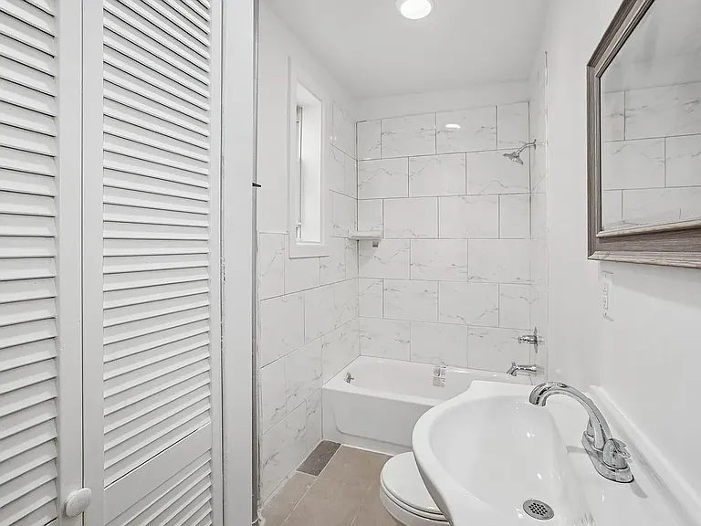 189 16th St #3R — Photo 4
