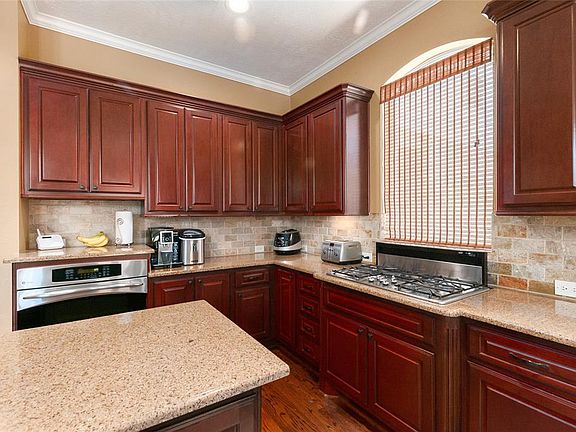5th image of 1011 Sophia Springs Ln