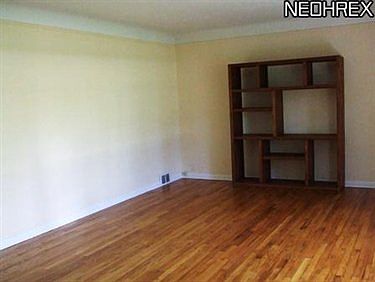 3rd image of 6583 Oakwood Dr
