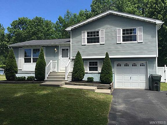 2nd image of 1374 Tanglewood Dr