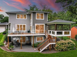 400 E Horseshoe Dr, Shoreview, MN 55126