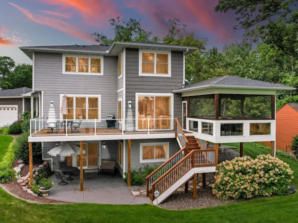 400 E Horseshoe Dr, Shoreview, MN 55126