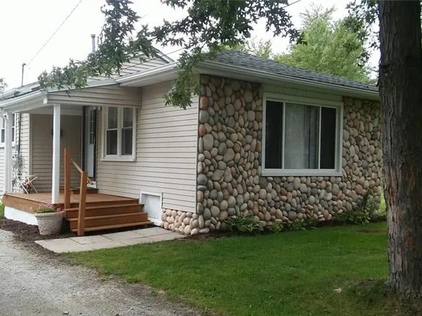 4165 W Water St, Port Huron, MI 48060