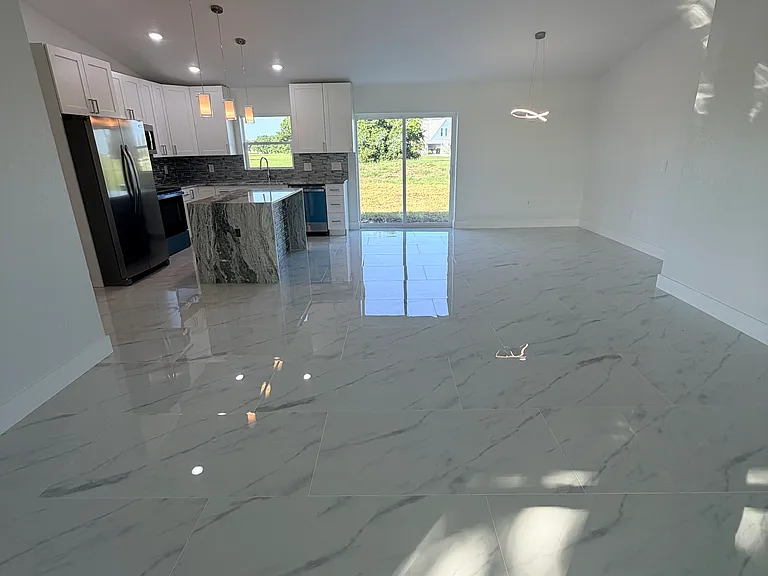 7016 Golf Club Dr — Photo 3