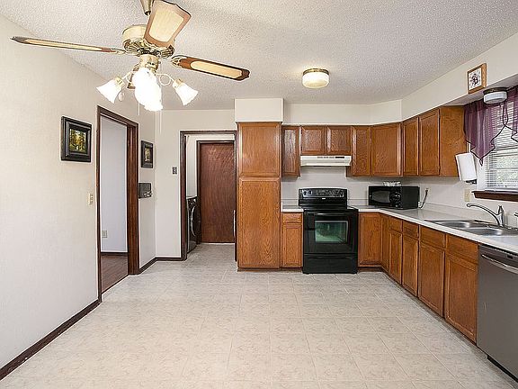 5th image of 100 Lochwood Ln