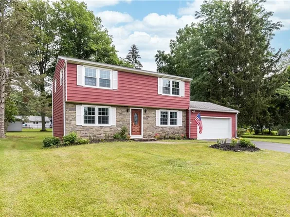 8236 Eden Ln, Baldwinsville, NY 13027