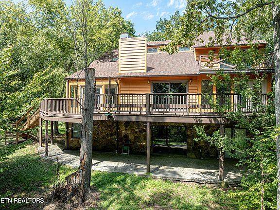 3rd image of 3437 Russellwood Dr
