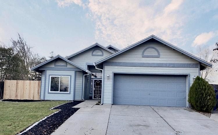 1st image of 789 Bay Heights Dr