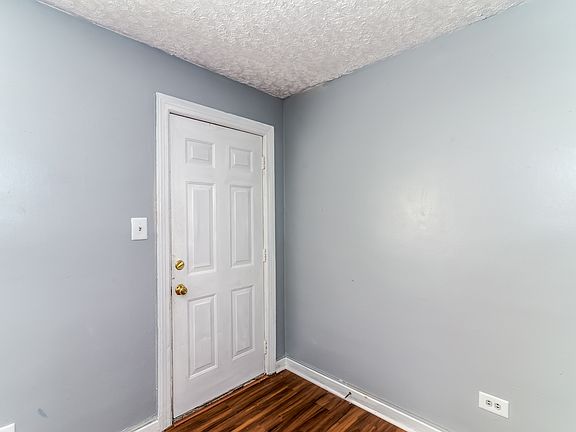 3rd image of 3024 Krouse St