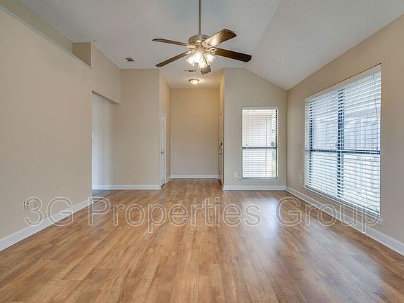 5th image of 1306 Daffodil Ln