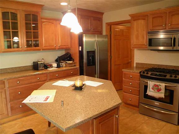 4th image of 801 Westminster Dr