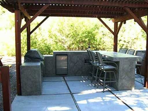 Outdoor kitchen