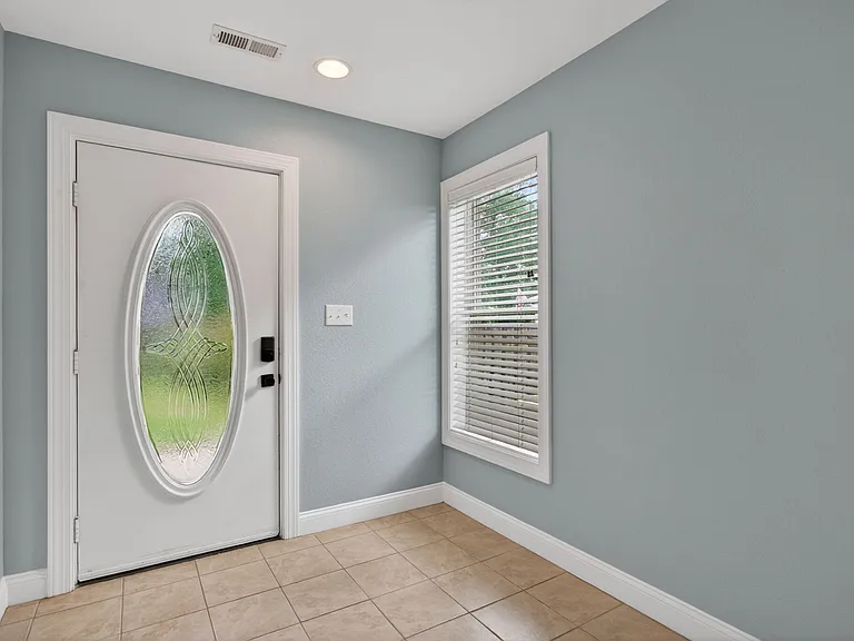 1136 Arlynn Ln — Photo 1
