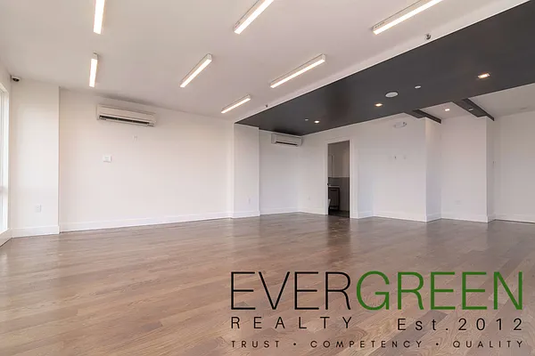 Rented by Evergreen Apartments BK | media 20