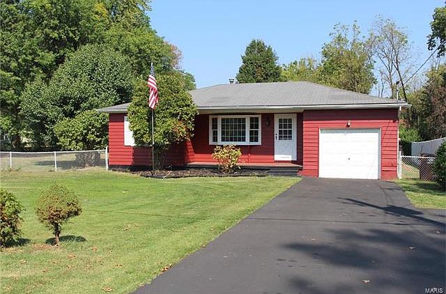 1st image of 768 E Woodland Dr