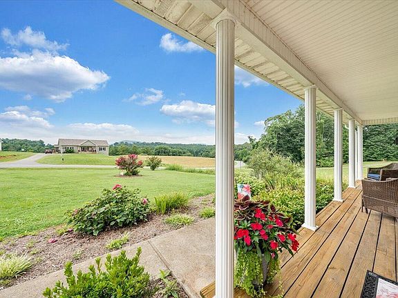 2nd image of 275 Creighton Dr