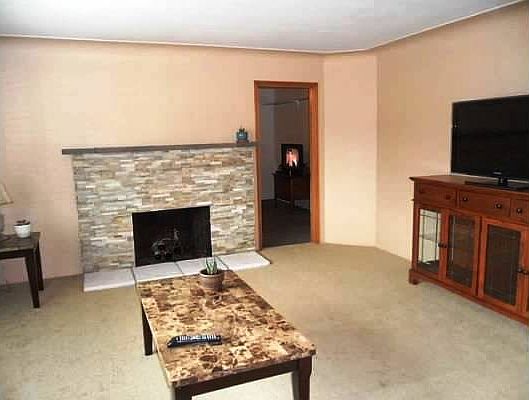 4th image of 409 Silkey Rd